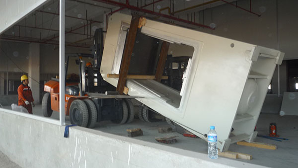 揚州依利安達壓合機設備安裝 揚州依利安達壓合機設備安裝